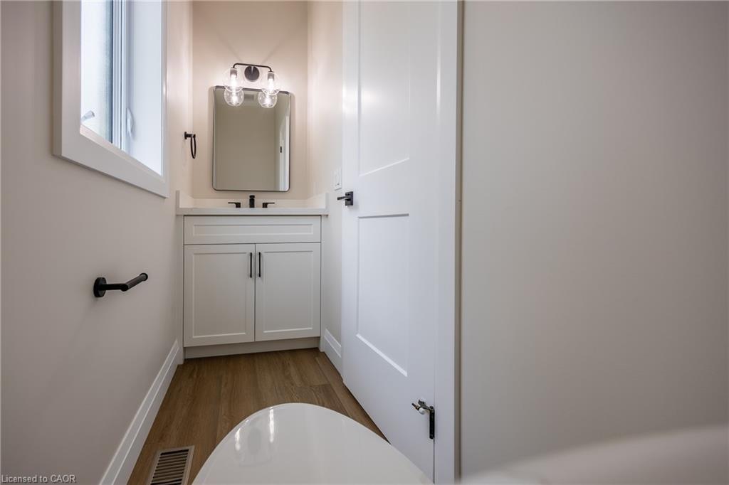 5 Maple Avenue, Port Dover, ON - Indoor Photo Showing Bathroom
