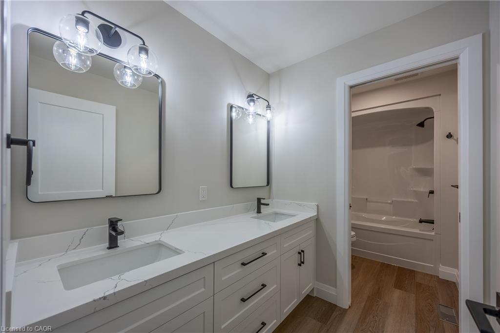 5 Maple Avenue, Port Dover, ON - Indoor Photo Showing Bathroom