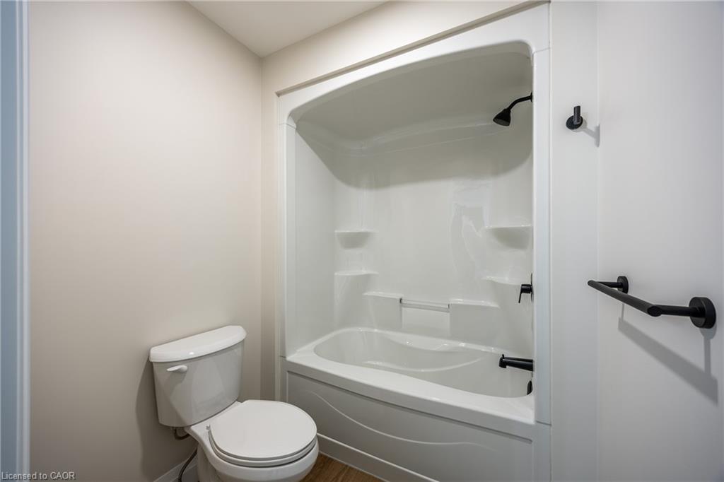 5 Maple Avenue, Port Dover, ON - Indoor Photo Showing Bathroom