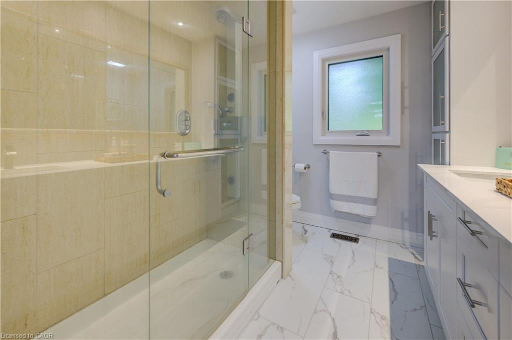 2080 Beaverdale Road, Cambridge, ON - Indoor Photo Showing Bathroom