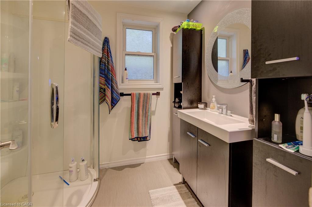 2080 Beaverdale Road, Cambridge, ON - Indoor Photo Showing Bathroom