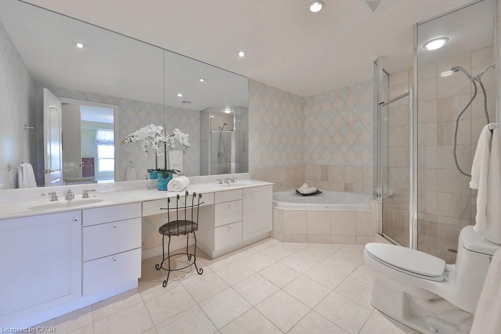 807-1900 The Collegeway, Mississauga, ON - Indoor Photo Showing Bathroom