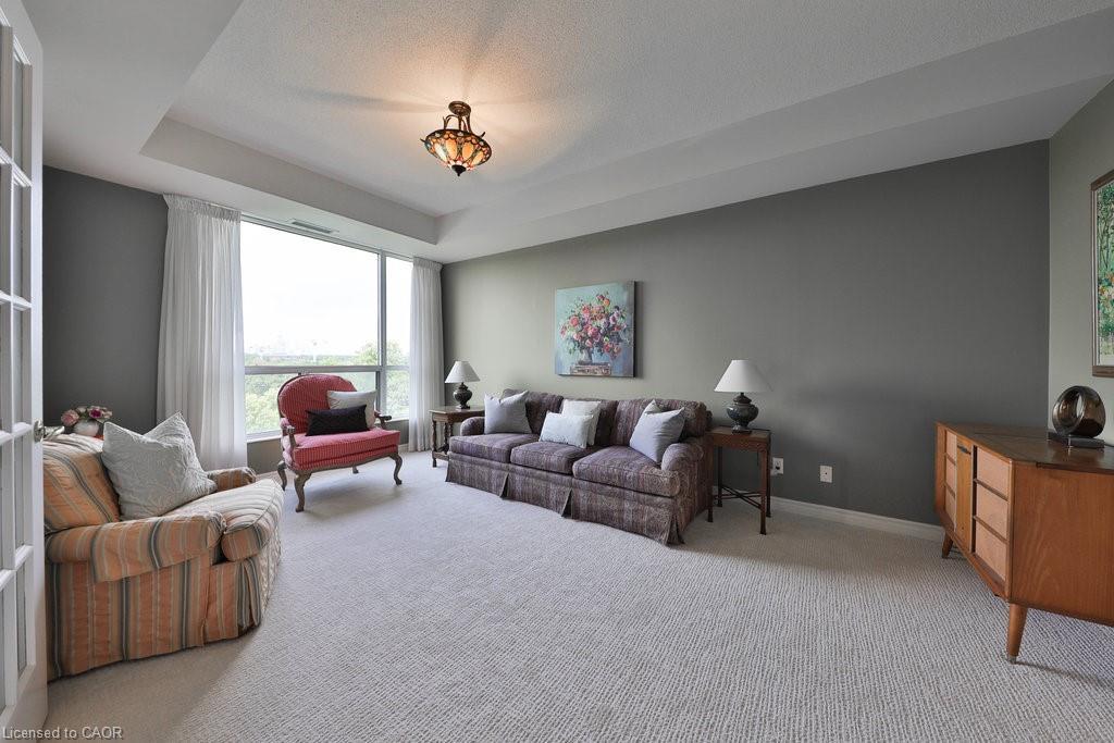 807-1900 The Collegeway, Mississauga, ON - Indoor Photo Showing Living Room