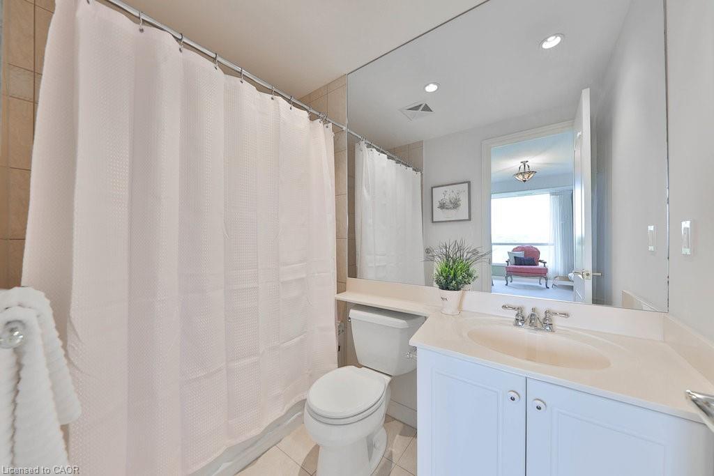807-1900 The Collegeway, Mississauga, ON - Indoor Photo Showing Bathroom