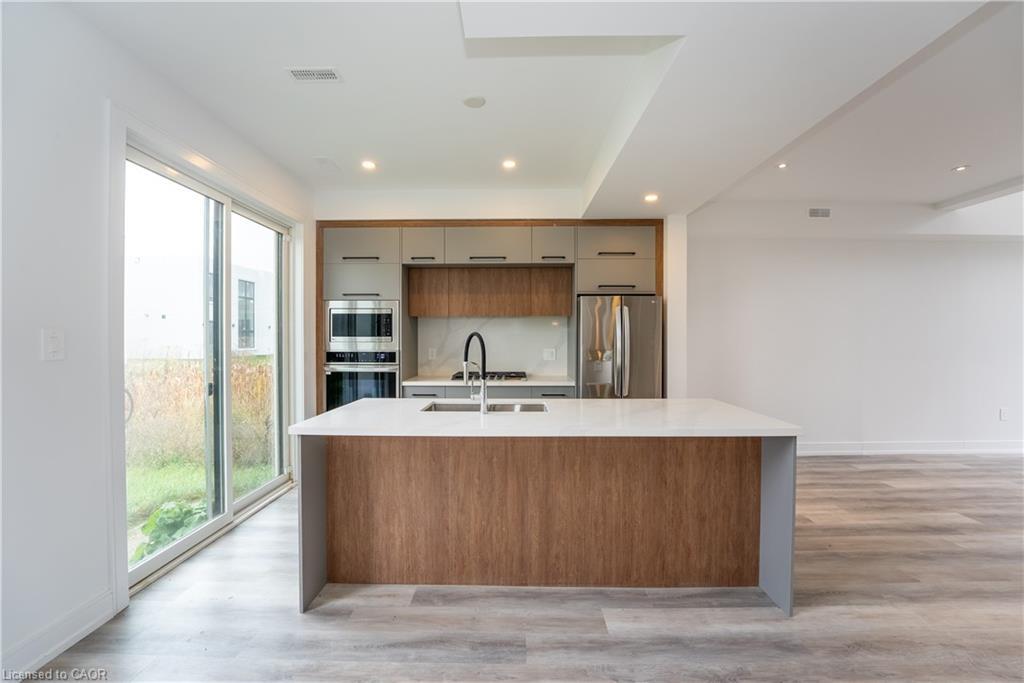 3775 Sunbank Crescent, Severn, ON - Indoor Photo Showing Kitchen