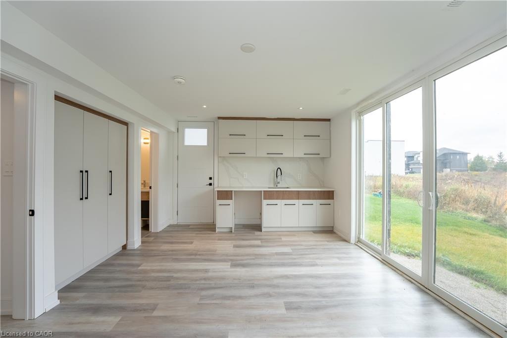 3775 Sunbank Crescent, Severn, ON - Indoor Photo Showing Other Room