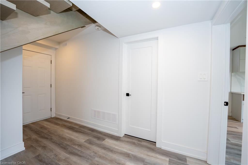 3775 Sunbank Crescent, Severn, ON - Indoor Photo Showing Other Room