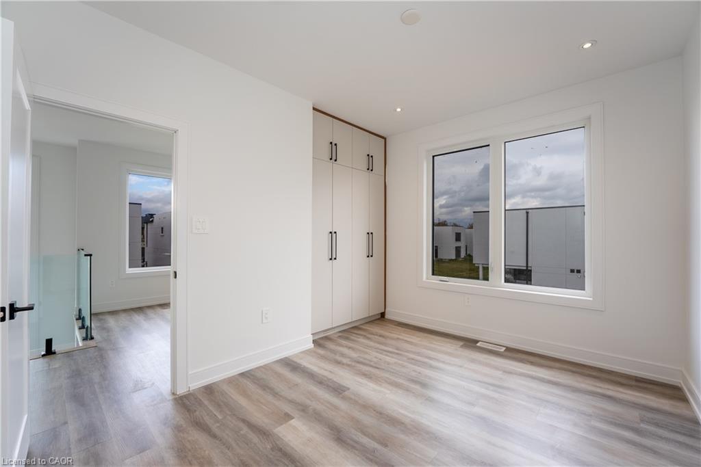 3775 Sunbank Crescent, Severn, ON - Indoor Photo Showing Other Room