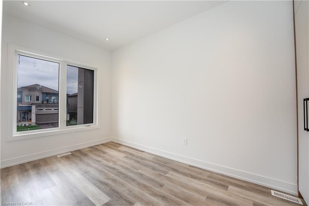 3775 Sunbank Crescent, Severn, ON - Indoor Photo Showing Other Room