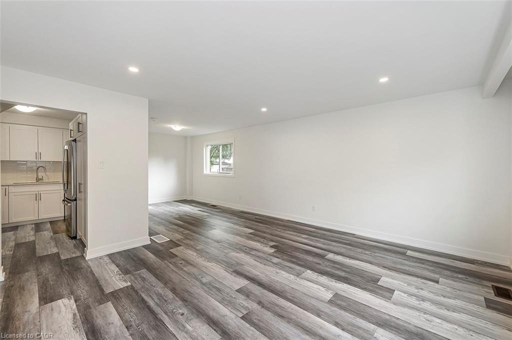 56 & 58 Delawana Drive, Hamilton, ON - Indoor Photo Showing Other Room