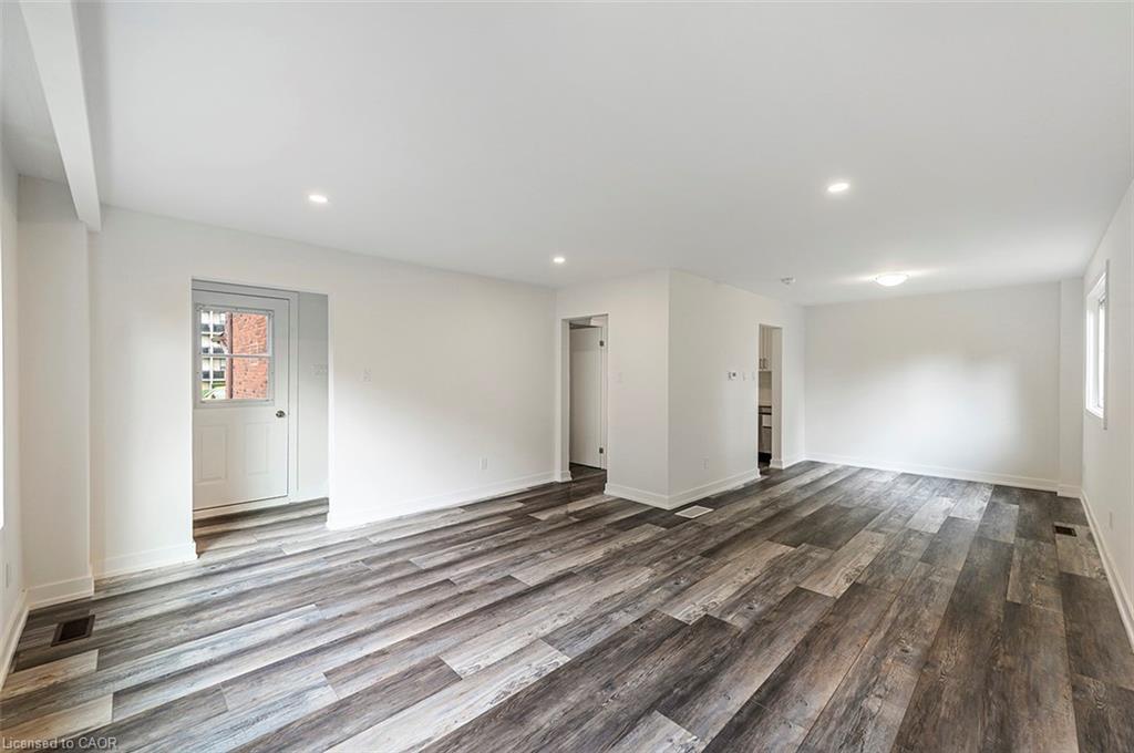 56 & 58 Delawana Drive, Hamilton, ON - Indoor Photo Showing Other Room