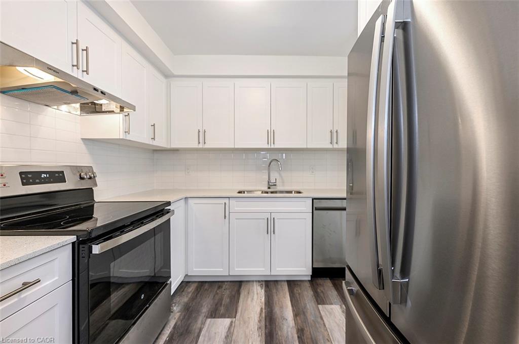56 & 58 Delawana Drive, Hamilton, ON - Indoor Photo Showing Kitchen With Double Sink With Upgraded Kitchen