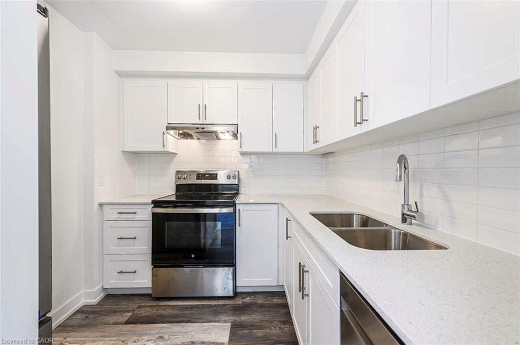 56 & 58 Delawana Drive, Hamilton, ON - Indoor Photo Showing Kitchen With Double Sink With Upgraded Kitchen