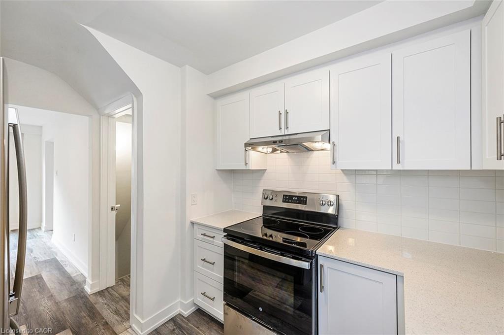 56 & 58 Delawana Drive, Hamilton, ON - Indoor Photo Showing Kitchen