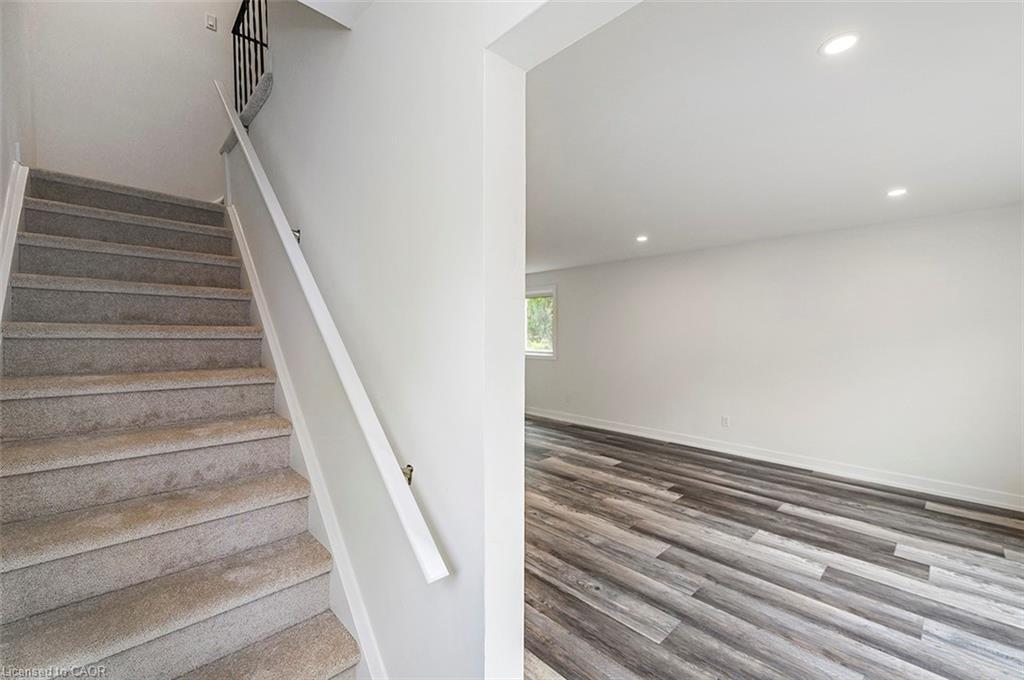 56 & 58 Delawana Drive, Hamilton, ON - Indoor Photo Showing Other Room