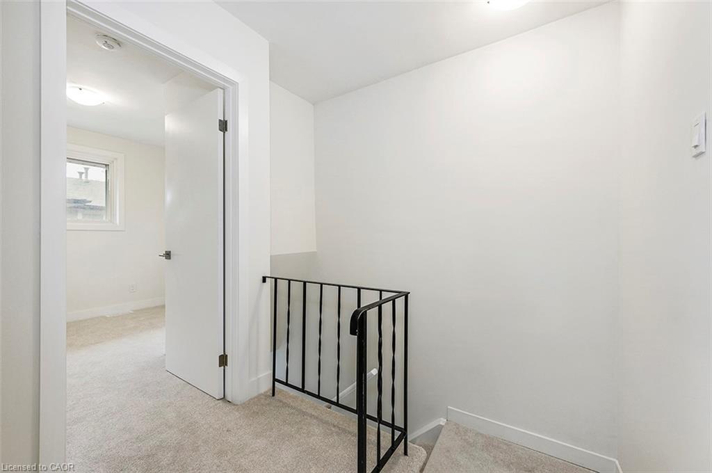 56 & 58 Delawana Drive, Hamilton, ON - Indoor Photo Showing Other Room