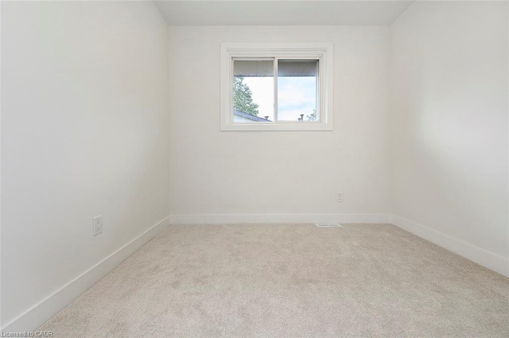 56 & 58 Delawana Drive, Hamilton, ON - Indoor Photo Showing Other Room