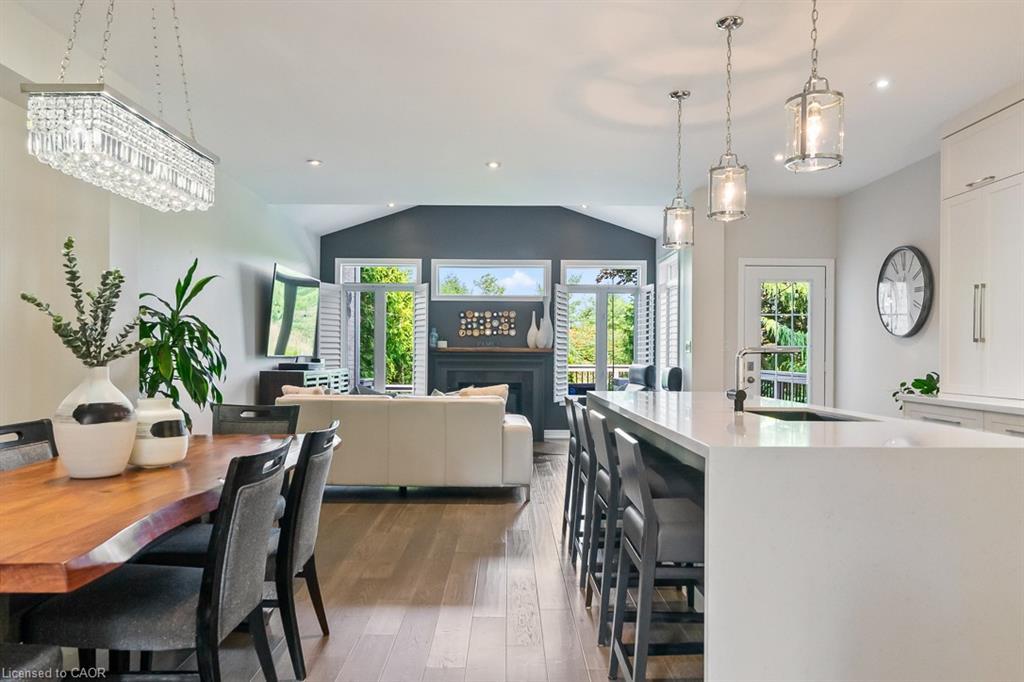 2357 Woodfield Road, Oakville, ON - Indoor Photo Showing Dining Room