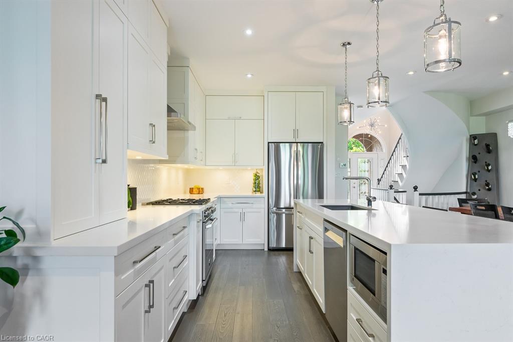 2357 Woodfield Road, Oakville, ON - Indoor Photo Showing Kitchen With Stainless Steel Kitchen With Upgraded Kitchen