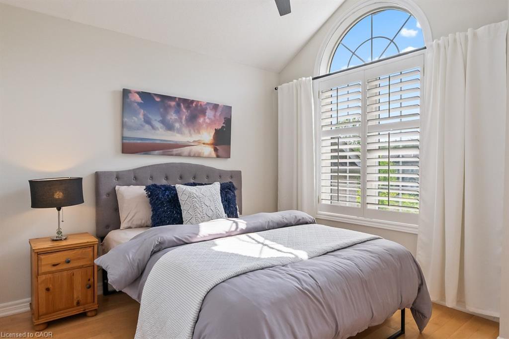 2357 Woodfield Road, Oakville, ON - Indoor Photo Showing Bedroom