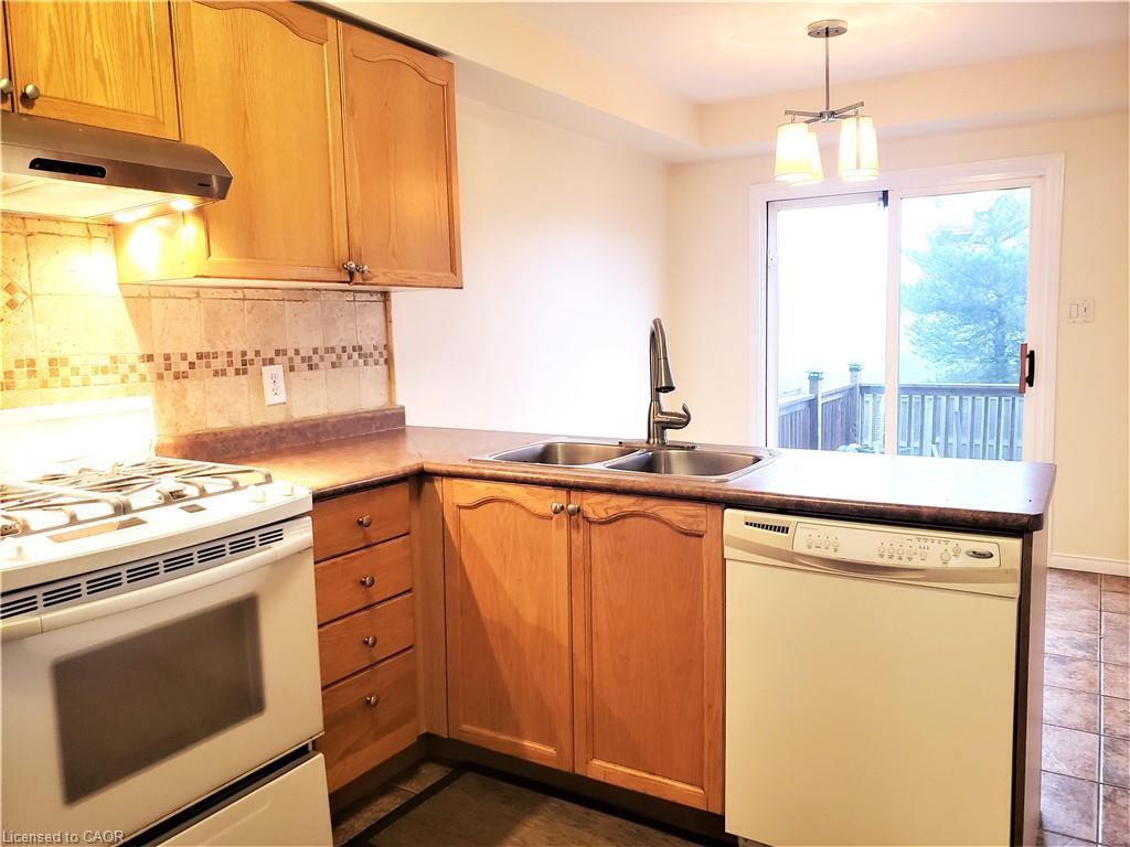69 Shadyglen Drive, Stoney Creek, ON - Indoor Photo Showing Kitchen With Double Sink