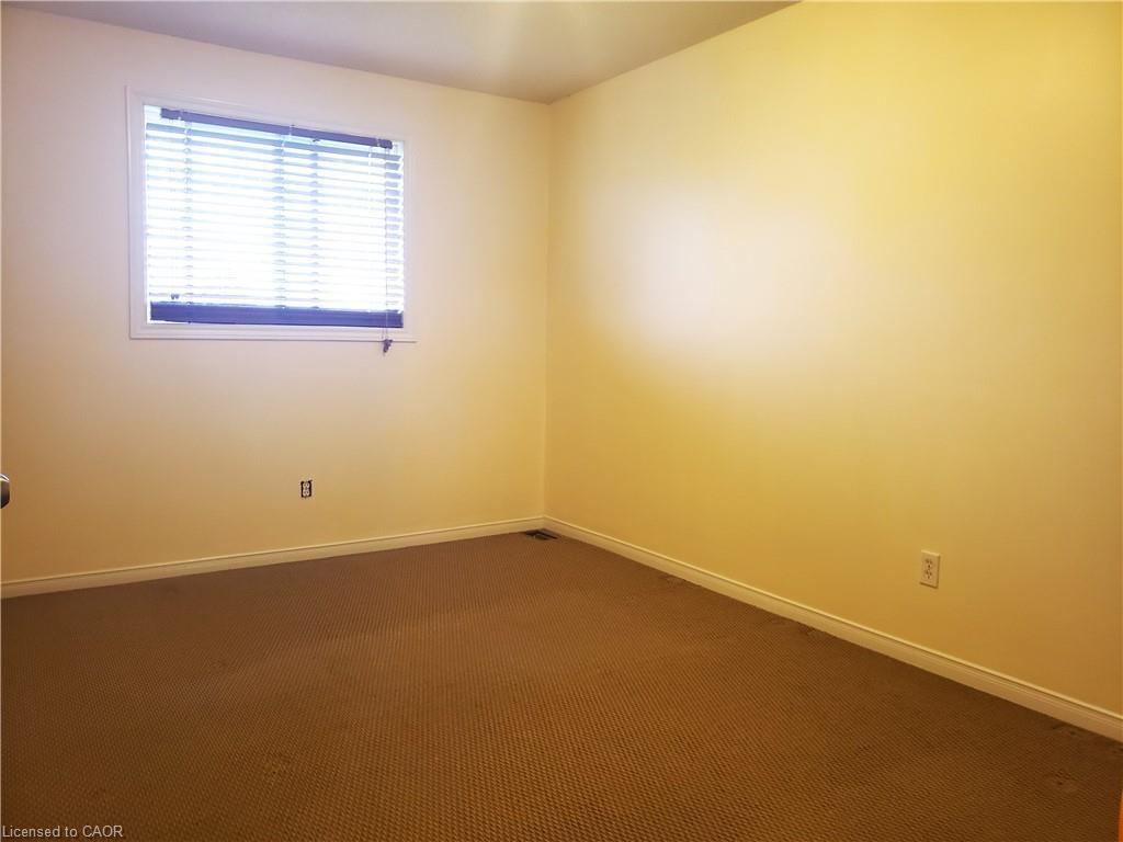 69 Shadyglen Drive, Stoney Creek, ON - Indoor Photo Showing Other Room