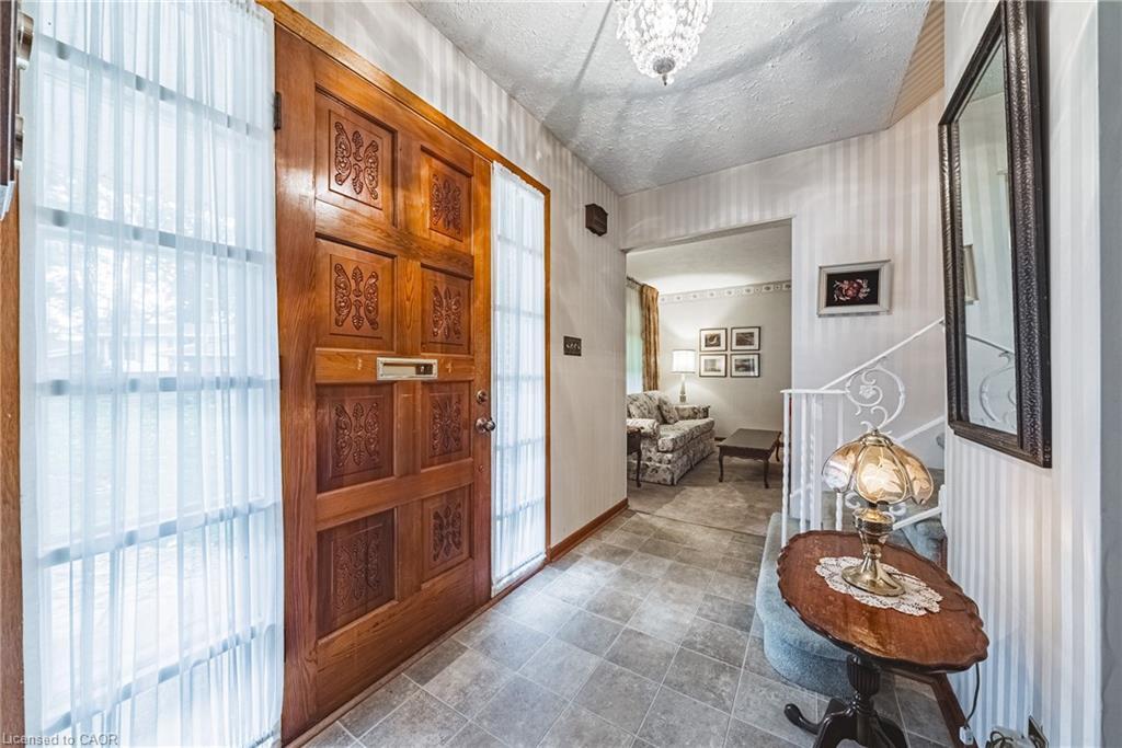 646 Alder Street W, Haldimand, ON - Indoor Photo Showing Other Room