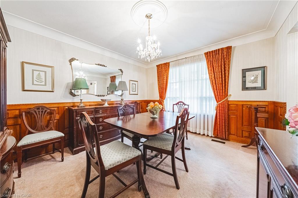 646 Alder Street W, Haldimand, ON - Indoor Photo Showing Dining Room