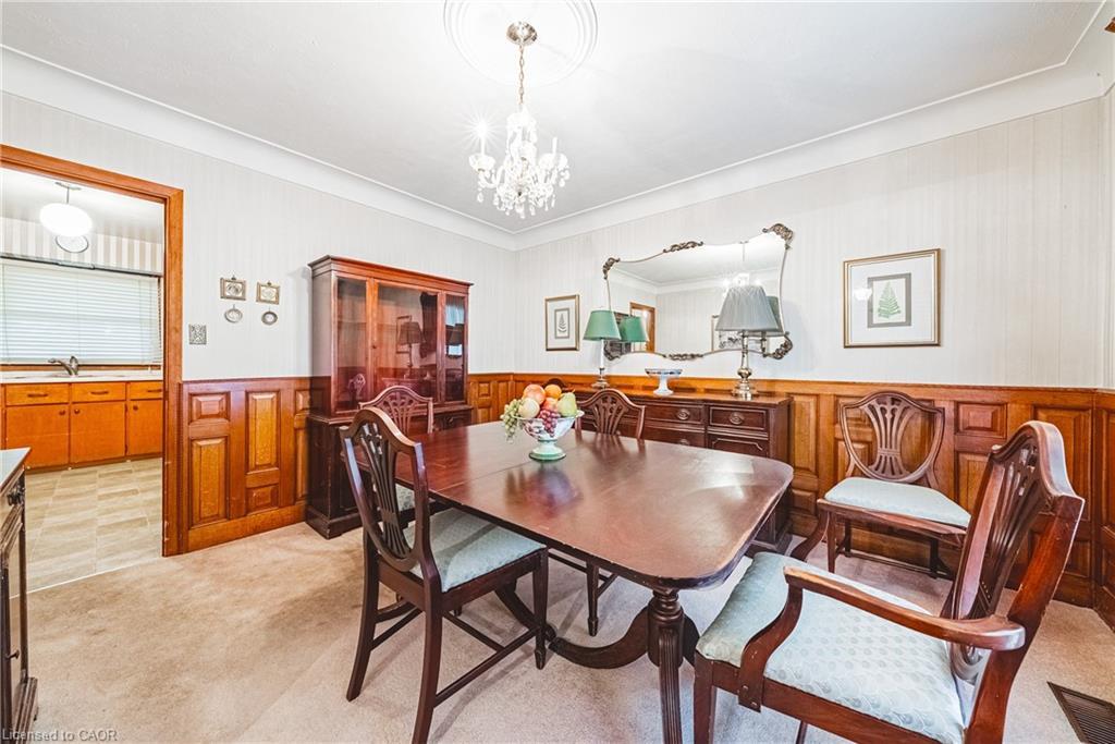 646 Alder Street W, Haldimand, ON - Indoor Photo Showing Dining Room