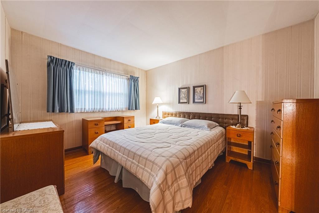 646 Alder Street W, Haldimand, ON - Indoor Photo Showing Bedroom