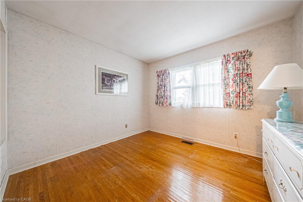 646 Alder Street W, Haldimand, ON - Indoor Photo Showing Other Room
