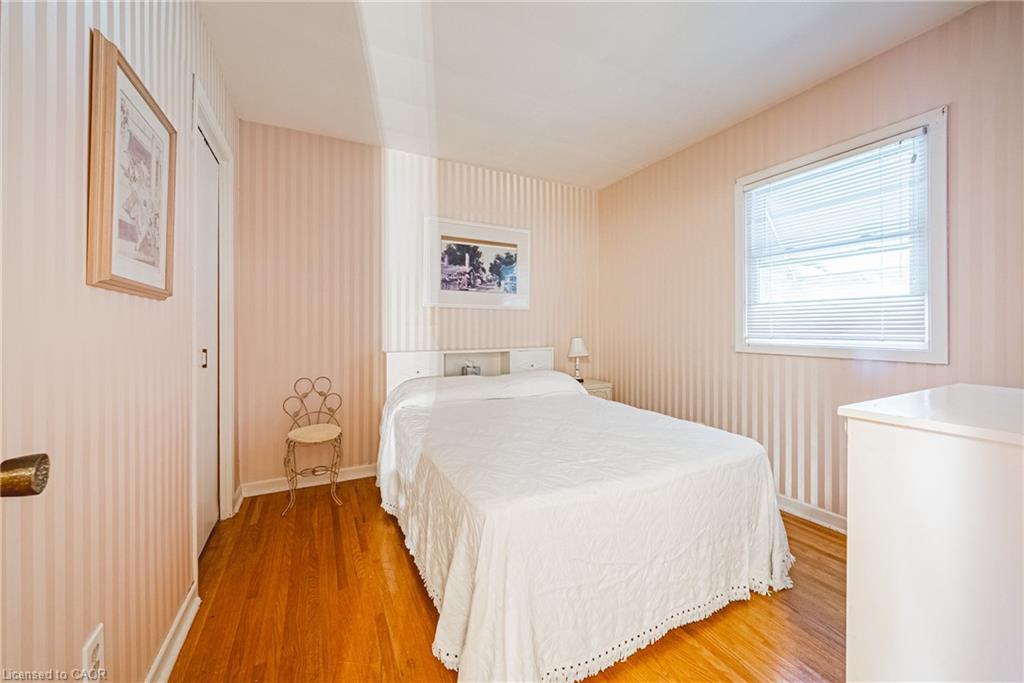 646 Alder Street W, Haldimand, ON - Indoor Photo Showing Bedroom