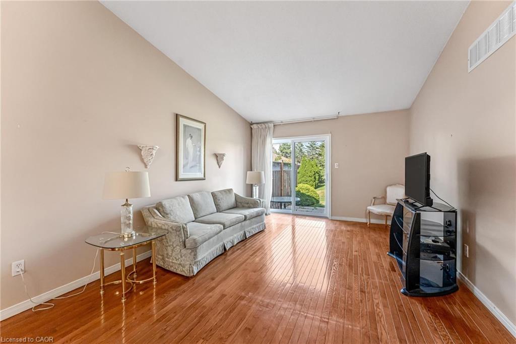 17-25 Kitty Murray Lane, Ancaster, ON - Indoor Photo Showing Living Room