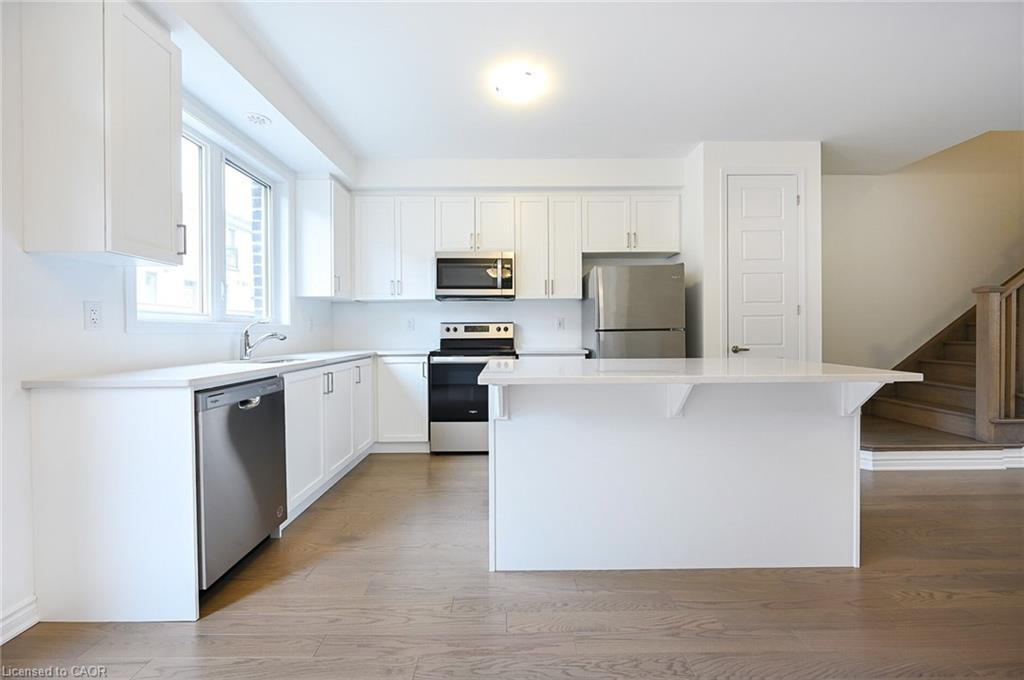 4043 Saida Street, Mississauga, ON - Indoor Photo Showing Kitchen