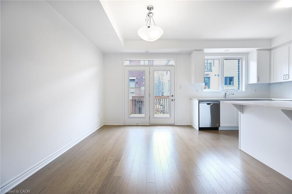 4043 Saida Street, Mississauga, ON - Indoor Photo Showing Kitchen