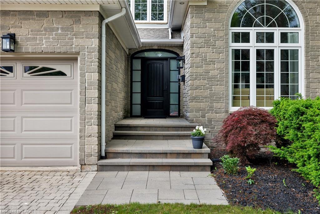 1061 Summit Ridge Drive, Oakville, ON - Outdoor With Facade