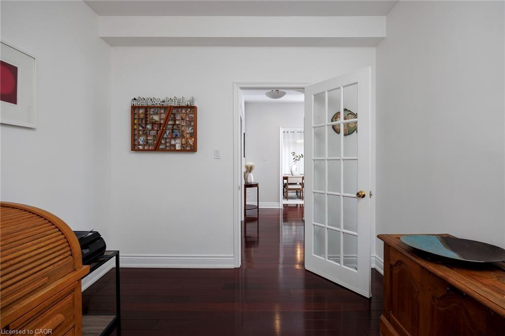 1061 Summit Ridge Drive, Oakville, ON - Indoor Photo Showing Other Room