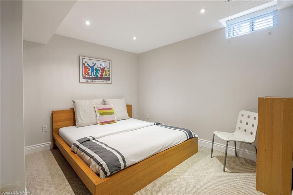 1061 Summit Ridge Drive, Oakville, ON - Indoor Photo Showing Bedroom