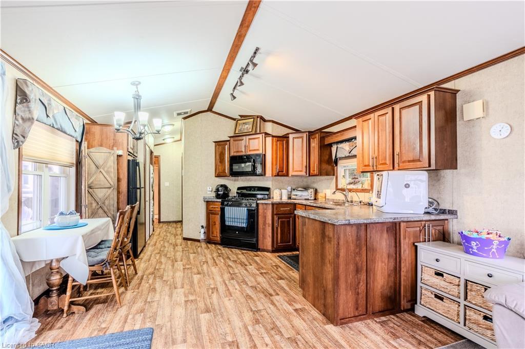 4 Tamarack-4449 Milburough Line, Burlington, ON - Indoor Photo Showing Kitchen
