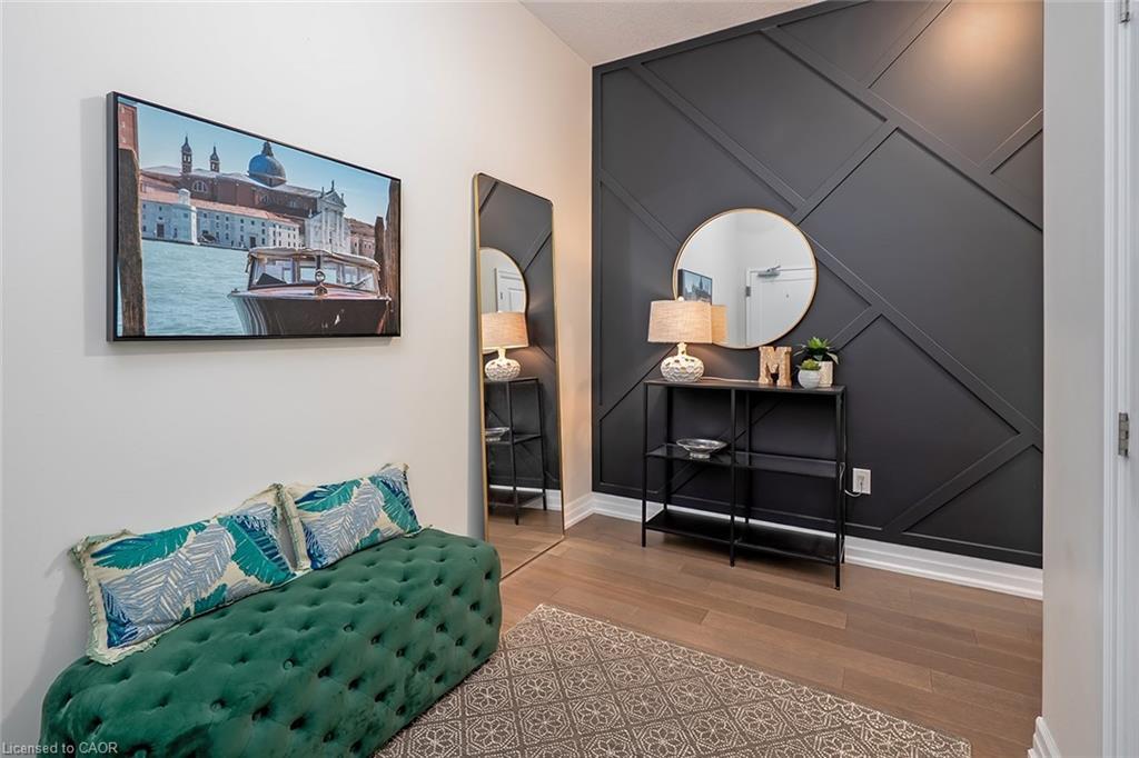 202-1878 Gordon Street, Guelph, ON - Indoor