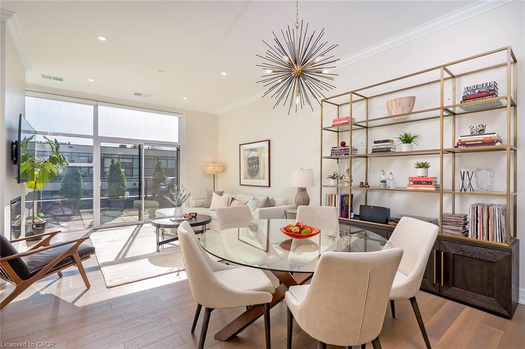 202-1878 Gordon Street, Guelph, ON - Indoor Photo Showing Dining Room