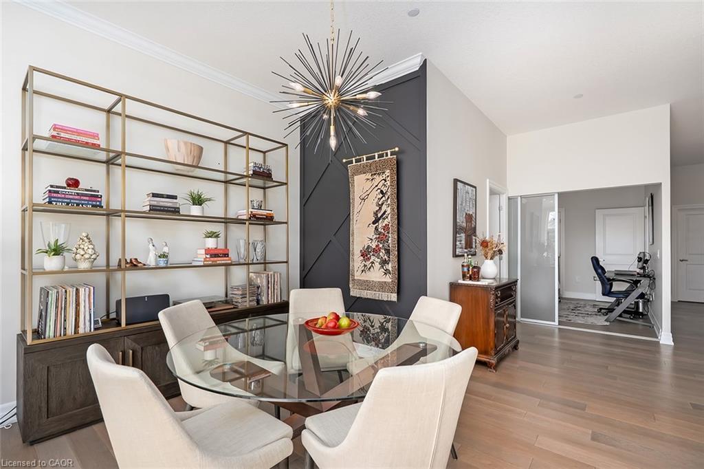 202-1878 Gordon Street, Guelph, ON - Indoor Photo Showing Dining Room