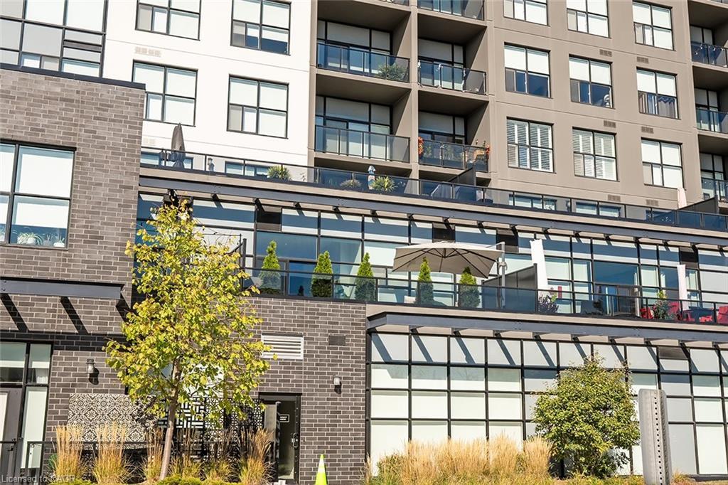 202-1878 Gordon Street, Guelph, ON - Outdoor