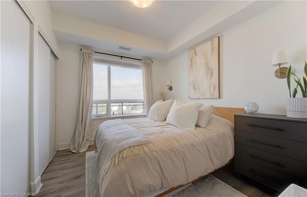 615-247 Northfield Drive E, Waterloo, ON - Indoor Photo Showing Bedroom