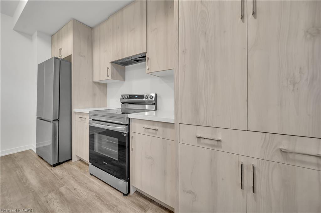 30-170 Attwater Drive, Cambridge, ON - Indoor Photo Showing Kitchen With Stainless Steel Kitchen