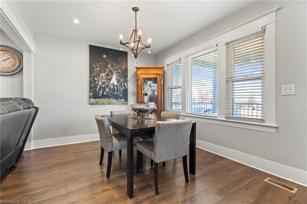 239 Bowen Road, Fort Erie, ON - Indoor Photo Showing Dining Room