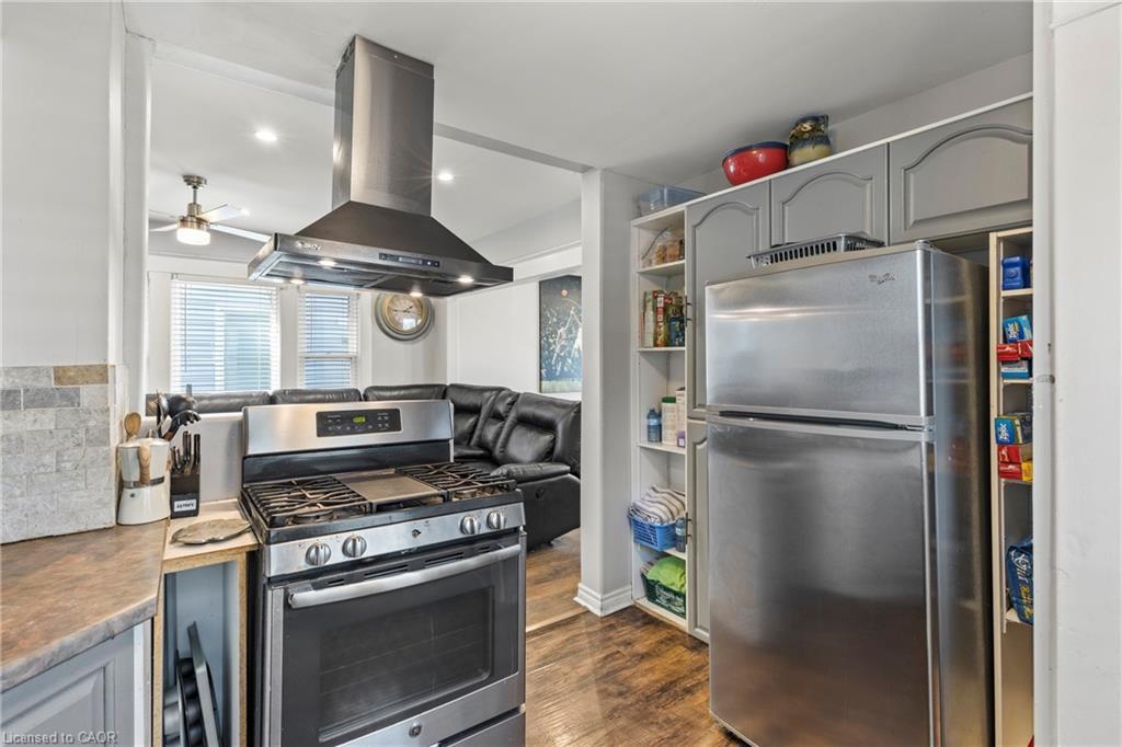 239 Bowen Road, Fort Erie, ON - Indoor Photo Showing Kitchen
