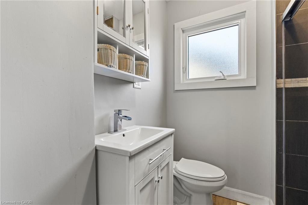 239 Bowen Road, Fort Erie, ON - Indoor Photo Showing Bathroom