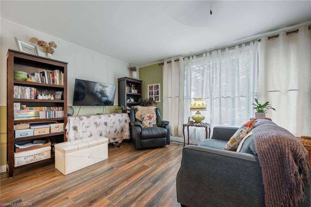 30 Bee Street, Booth'S Harbour, ON - Indoor