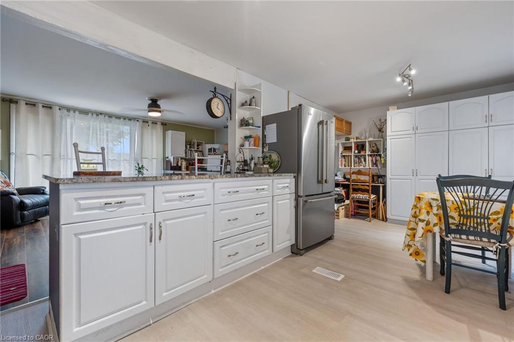 30 Bee Street, Booth'S Harbour, ON - Indoor